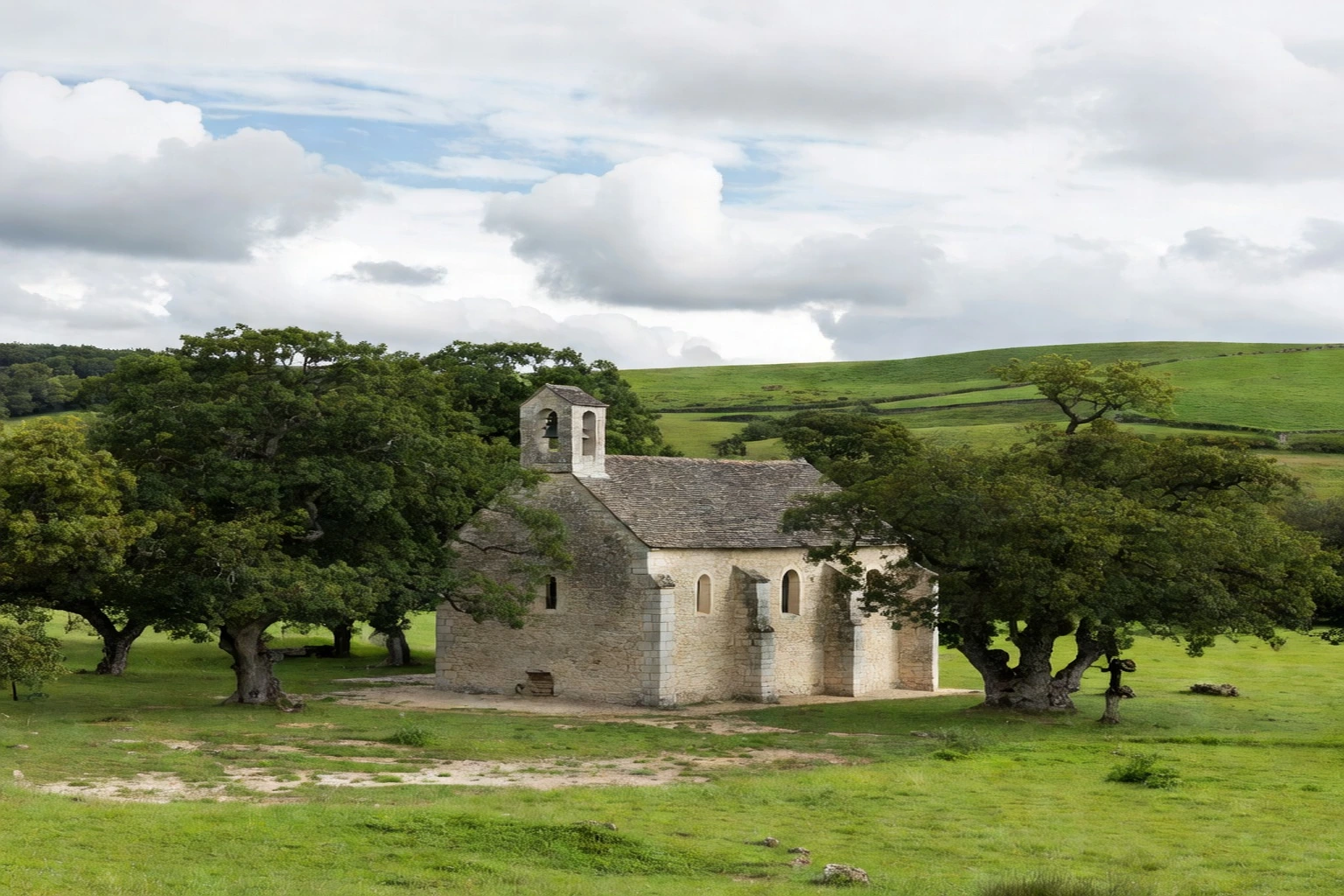 Patrimoine religieux du Miey de Béarn : chapelles, églises et croix de carrefour
